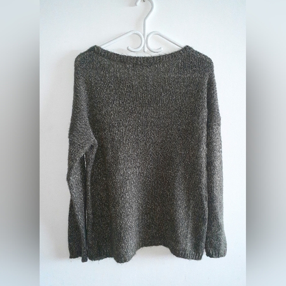 Cozy olive green sweater, sz L - Picture 3 of 11